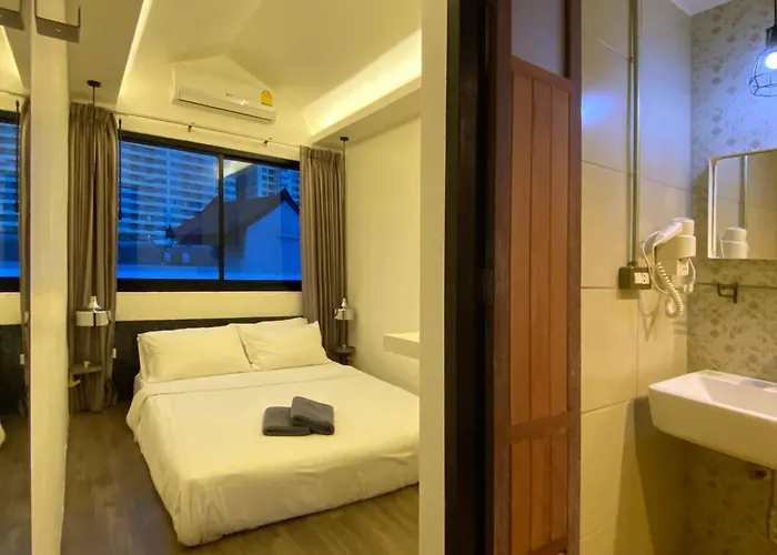 Monomer Hostel Bangkok